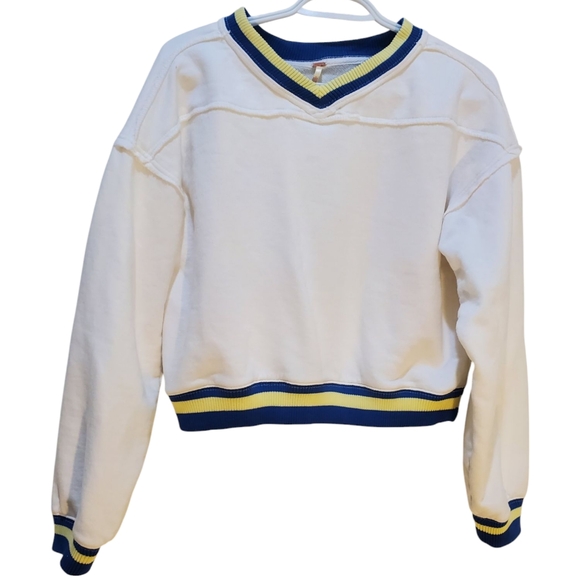 Urban Outfitters Cropped Sweatshirt V-Neck Pullover Athleisure Top Size Small - Picture 1 of 9